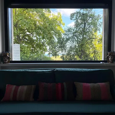 Fine Country And Sea Retreat